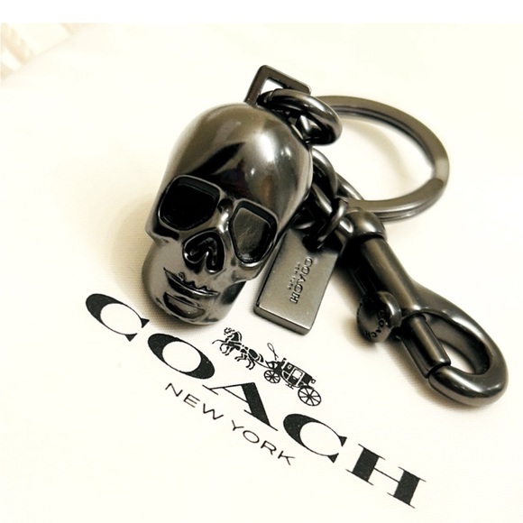 RARE Coach Skull Keychain/ Bag Charm - Picture 4 of 16